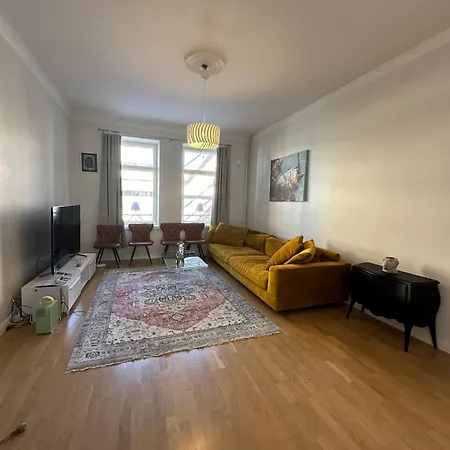 Spacious 110m2 Family Lägenhet