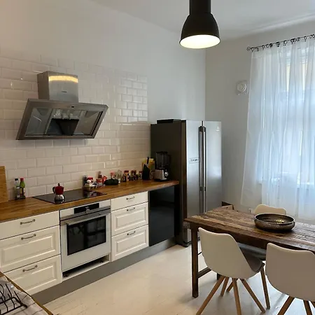 Lägenhet Spacious 110m2 Family
